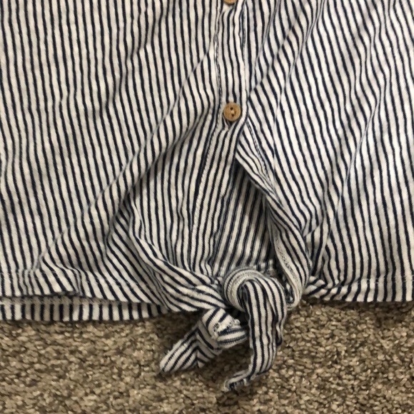 Tank button down - Picture 2 of 3